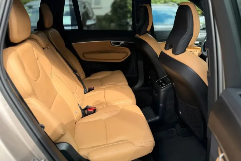 Volvo XC90 din 2022 cu 49.700 km - oferta VOL251438 - foto 14