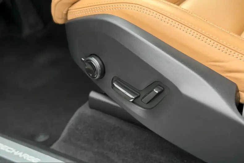 Volvo XC90 din 2022 cu 49.700 km - oferta VOL251438 - foto 28