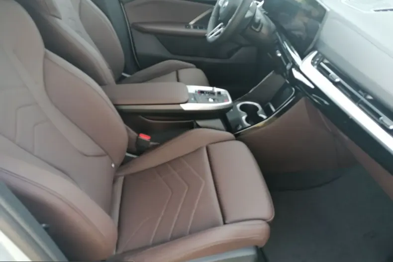 BMW iX2 (Seria X) din 2024 cu 39.000 km - oferta BMW251446 - foto 7
