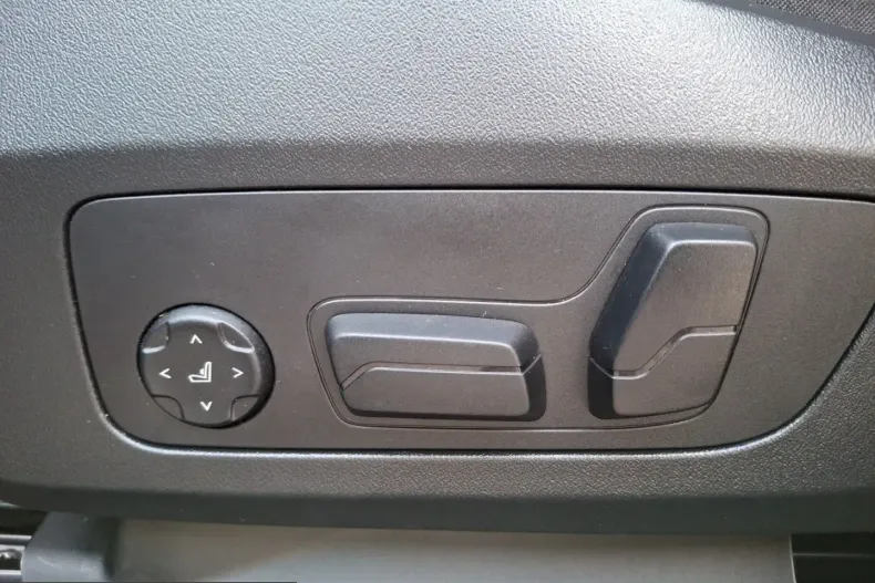 BMW iX2 (Seria X) din 2025 cu 18.838 km - oferta BMW251452 - foto 19