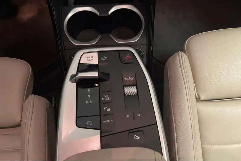 BMW iX1 (Seria X) din 2024 cu 45.297 km - oferta BMW251454 - foto 13