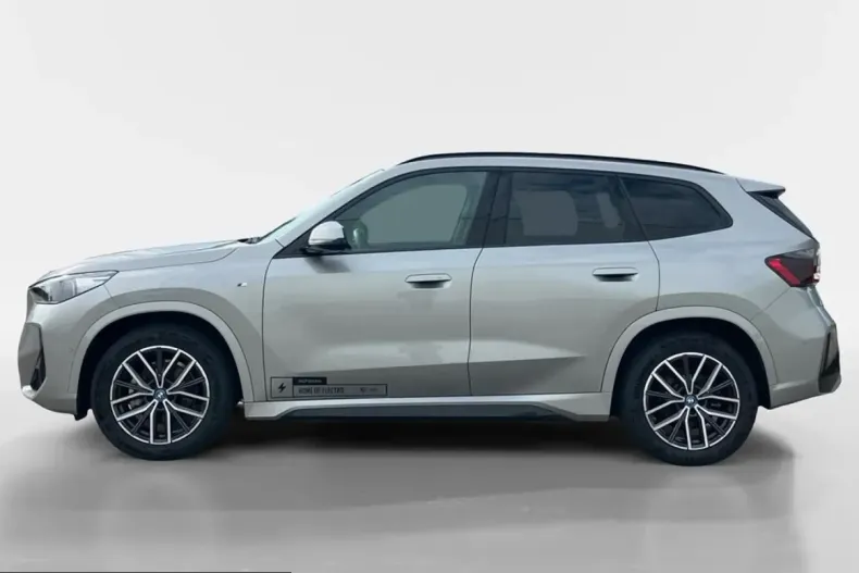 BMW iX1 (Seria X) din 2024 cu 48.100 km - oferta BMW251462 - foto 3