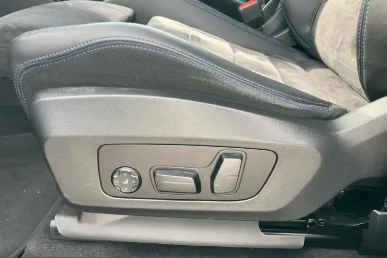 BMW iX1 (Seria X) din 2024 cu 48.100 km - oferta BMW251462 - foto 24