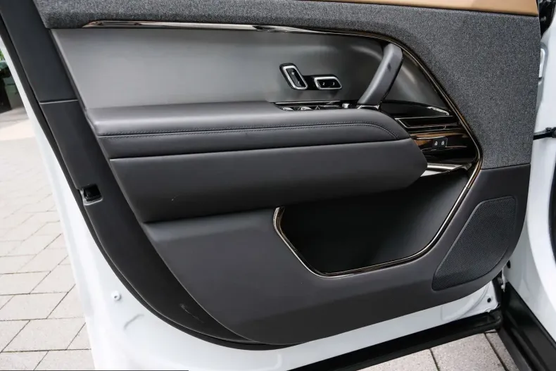 Land Rover Range Rover Sport din 2025 cu 2.990 km - oferta LAN251464 - foto 20