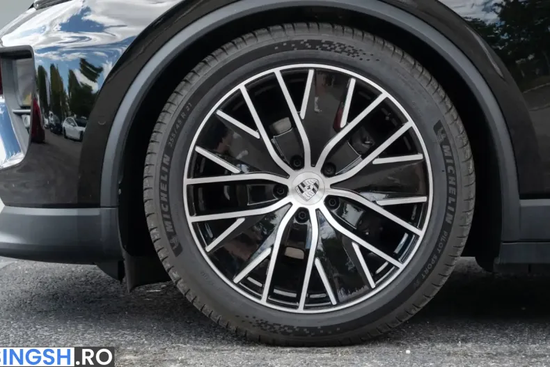 Porsche Macan din 2025 cu 5.600 km - oferta POR251465 - foto 6