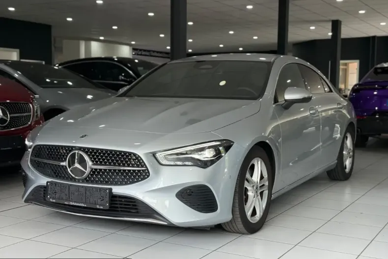 Mercedes-Benz CLA 180 (Clasa CLA) din 2024 cu 42.000 km - oferta MER251466 - foto 1