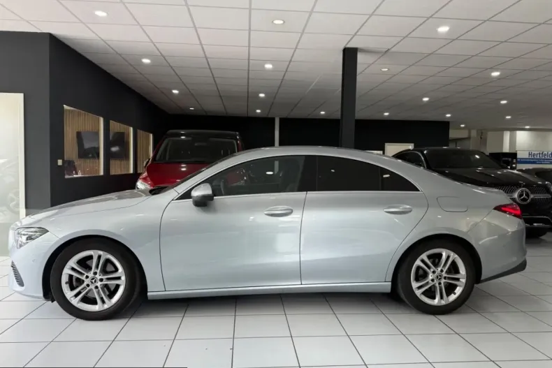Mercedes-Benz CLA 180 (Clasa CLA) din 2024 cu 42.000 km - oferta MER251466 - foto 2