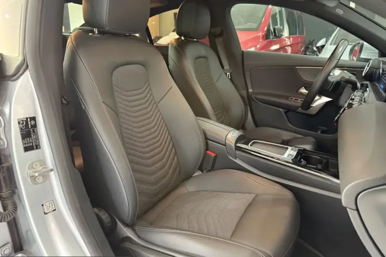 Mercedes-Benz CLA 180 (Clasa CLA) din 2024 cu 42.000 km - oferta MER251466 - foto 10