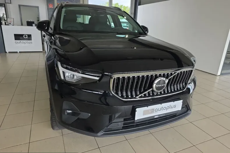 Volvo XC40 din 2023 cu 28.283 km - oferta VOL251479 - foto 4