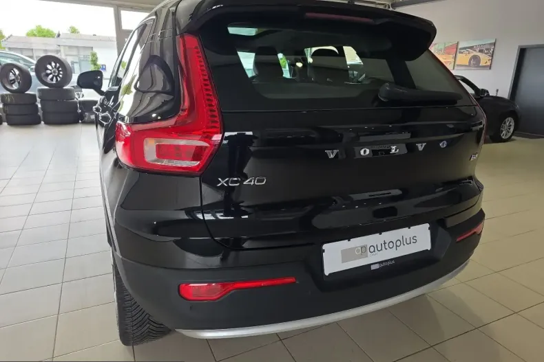 Volvo XC40 din 2023 cu 28.283 km - oferta VOL251479 - foto 9