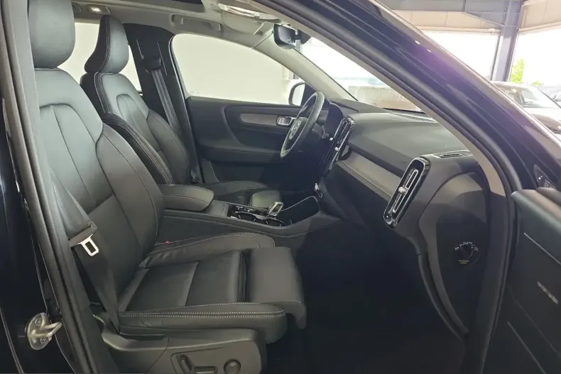 Volvo XC40 din 2023 cu 28.283 km - oferta VOL251479 - foto 11