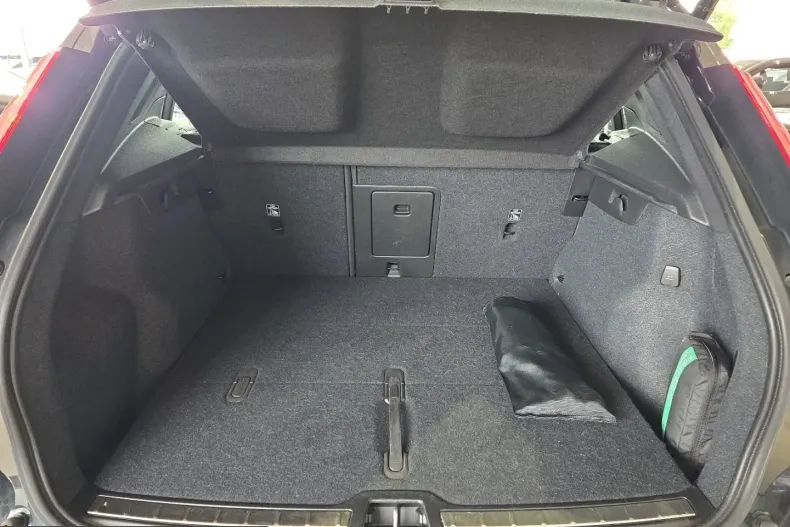 Volvo XC40 din 2023 cu 28.283 km - oferta VOL251479 - foto 14