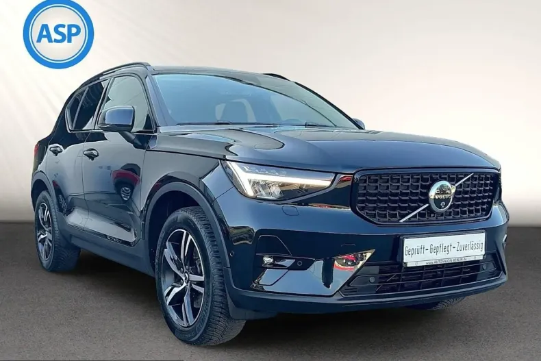 Volvo XC40 din 2023 cu 46.855 km - oferta VOL251480 - foto 3