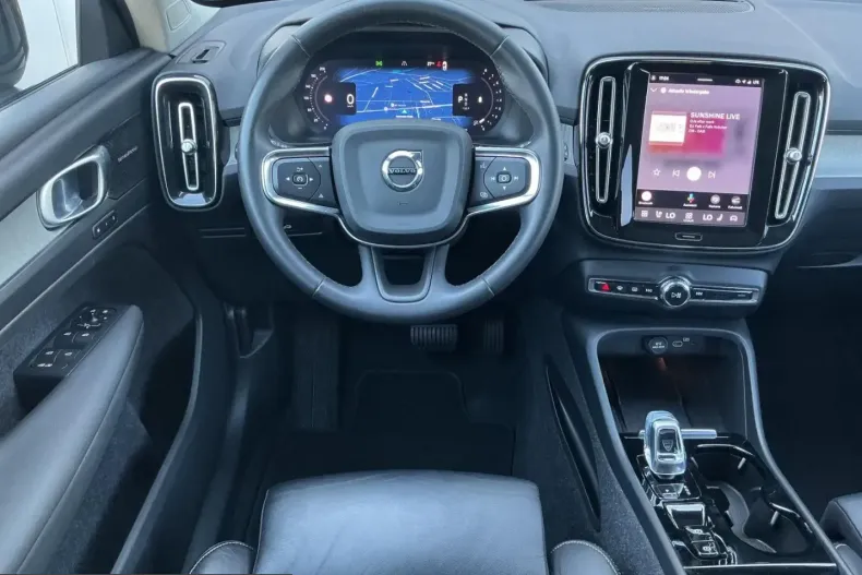 Volvo XC40 din 2023 cu 46.855 km - oferta VOL251480 - foto 14