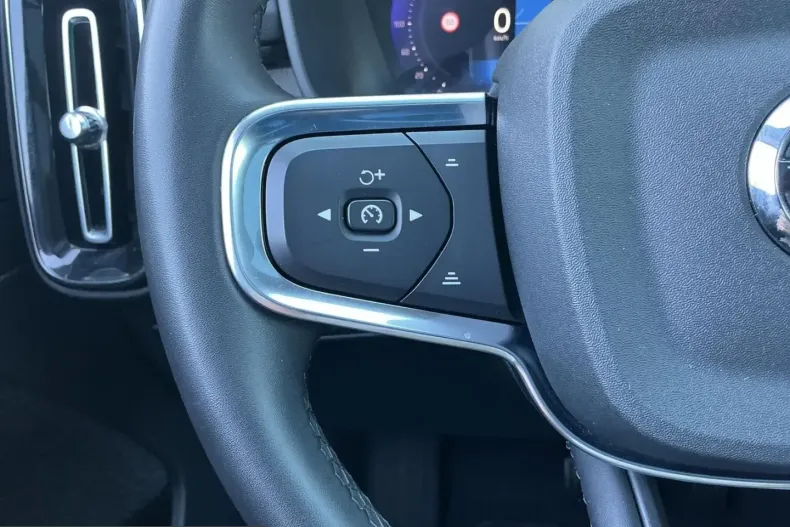 Volvo XC40 din 2023 cu 46.855 km - oferta VOL251480 - foto 23