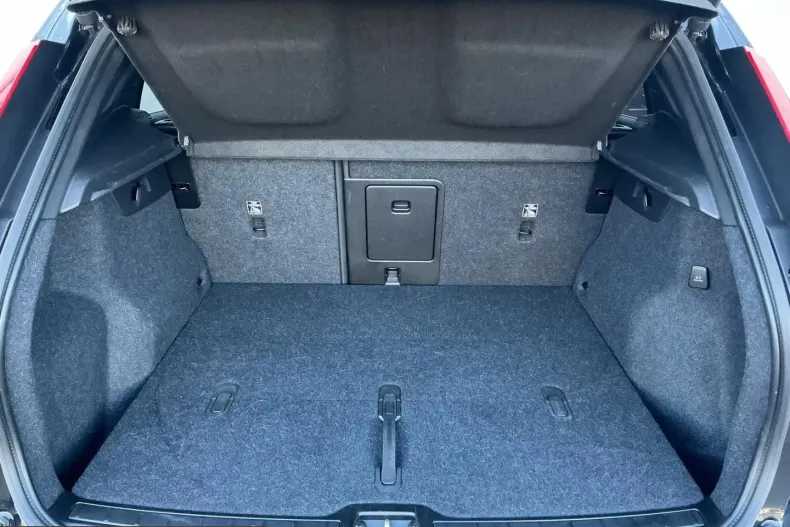 Volvo XC40 din 2023 cu 46.855 km - oferta VOL251480 - foto 36