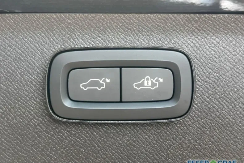 Volvo XC90 din 2023 cu 49.865 km - oferta VOL251486 - foto 14