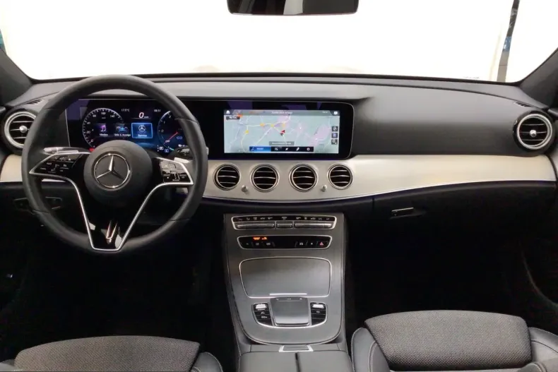 Mercedes-Benz E 300 (Clasa E) din 2022 cu 84.355 km - oferta MER251490 - foto 8