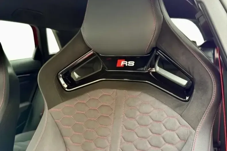 Audi RS3 din 2025 cu 5.321 km - oferta AUD251494 - foto 10