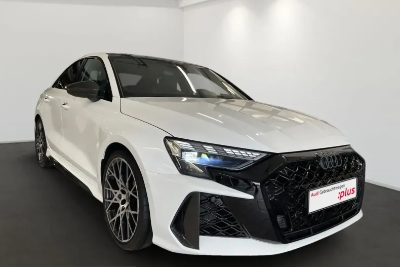 Audi RS3 din 2024 cu 4.520 km - oferta AUD251495 - foto 1