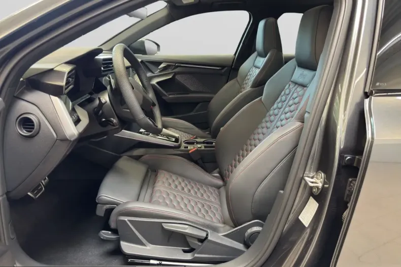 Audi RS3 din 2025 cu 12.650 km - oferta AUD251496 - foto 10