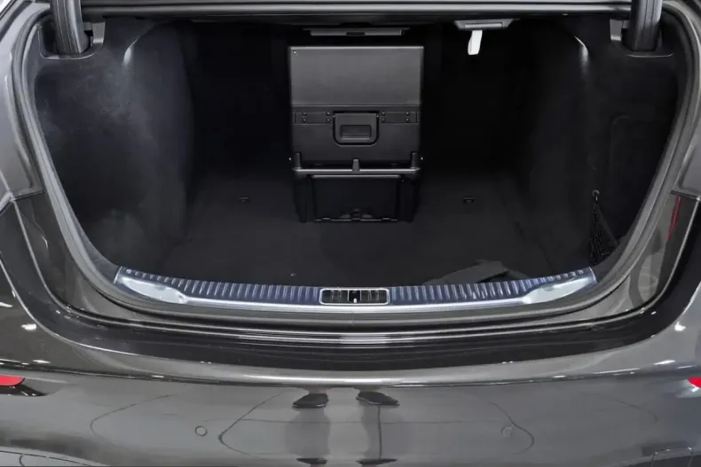 Mercedes-Benz S 500 (Clasa S) din 2025 cu 8.408 km - oferta MER251499 - foto 17