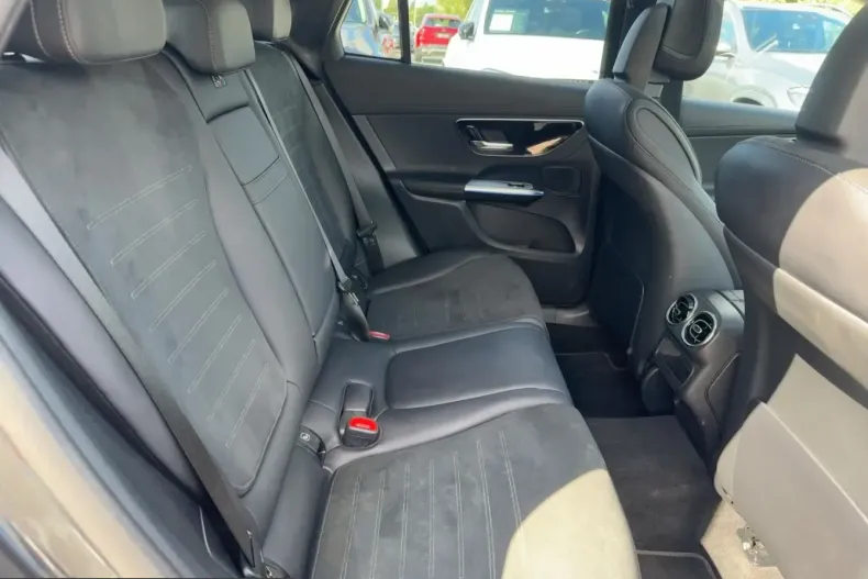 Mercedes-Benz GLC 300 (Clasa GLC) din 2025 cu 16.408 km - oferta MER251500 - foto 7