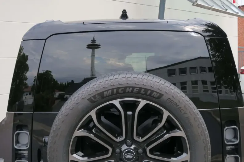 Land Rover Defender din 2025 cu 32.036 km - oferta LAN251509 - foto 8