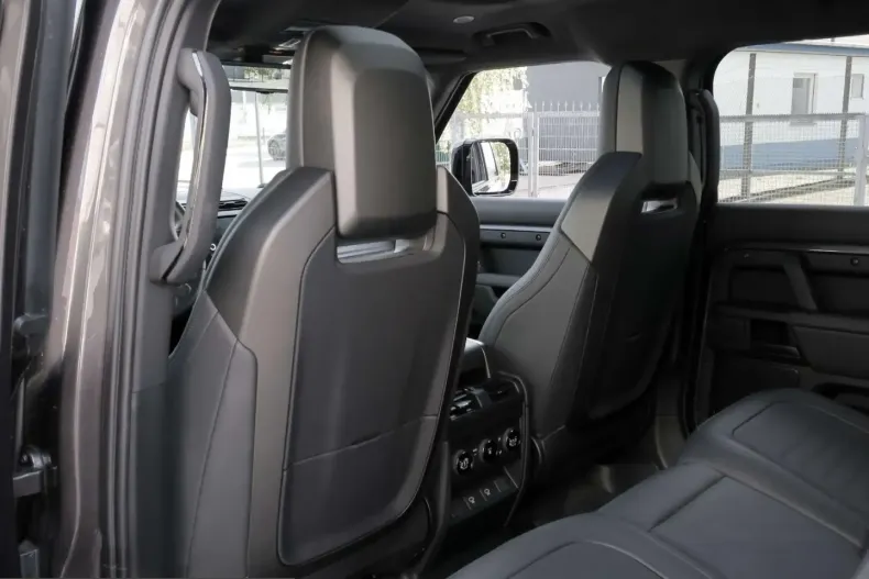 Land Rover Defender din 2025 cu 32.036 km - oferta LAN251509 - foto 25