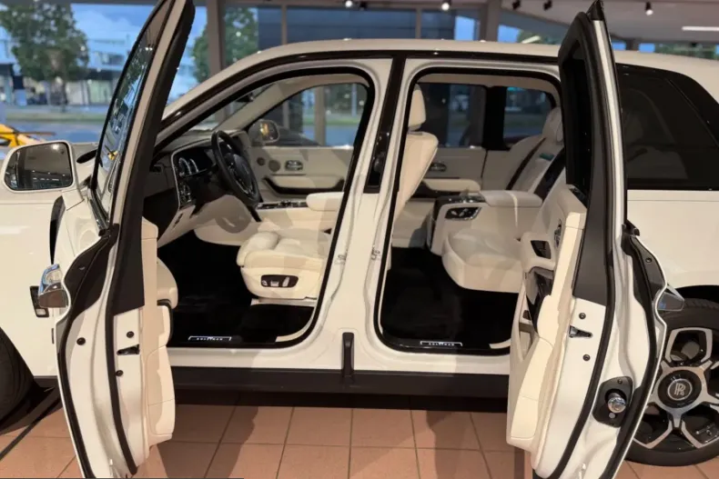 Rolls-Royce Cullinan din 2023 cu 56.400 km - oferta ROL251546 - foto 11