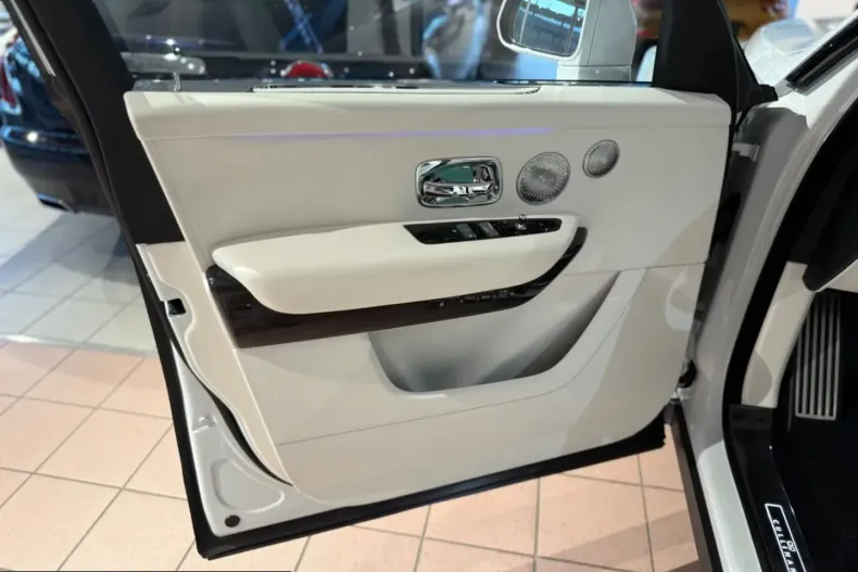 Rolls-Royce Cullinan din 2023 cu 56.400 km - oferta ROL251546 - foto 13