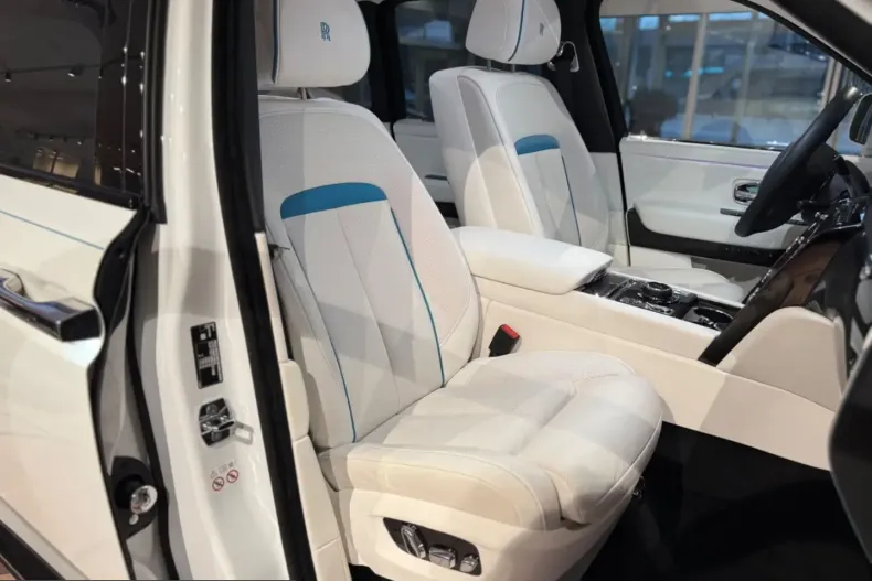 Rolls-Royce Cullinan din 2023 cu 56.400 km - oferta ROL251546 - foto 26