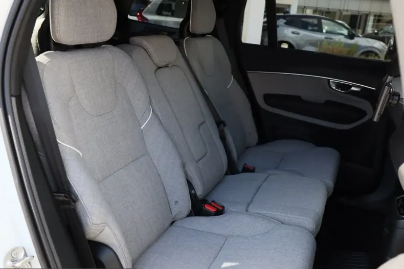 Volvo XC90 din 2024 cu 35.900 km - oferta VOL251551 - foto 4