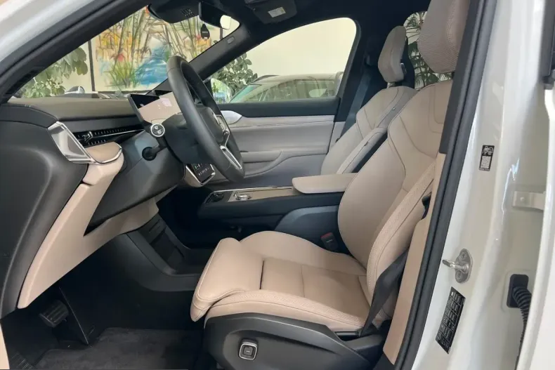 Volvo EX90 din 2025 cu 7.165 km - oferta VOL251554 - foto 13
