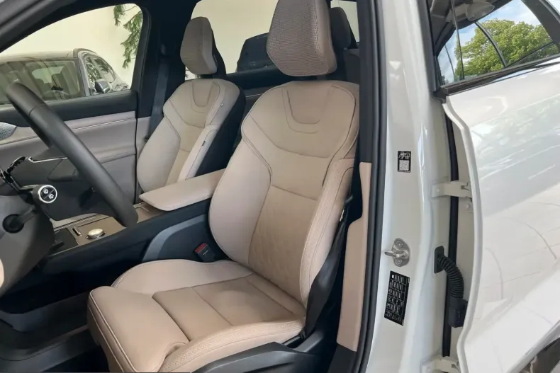 Volvo EX90 din 2025 cu 7.165 km - oferta VOL251554 - foto 14