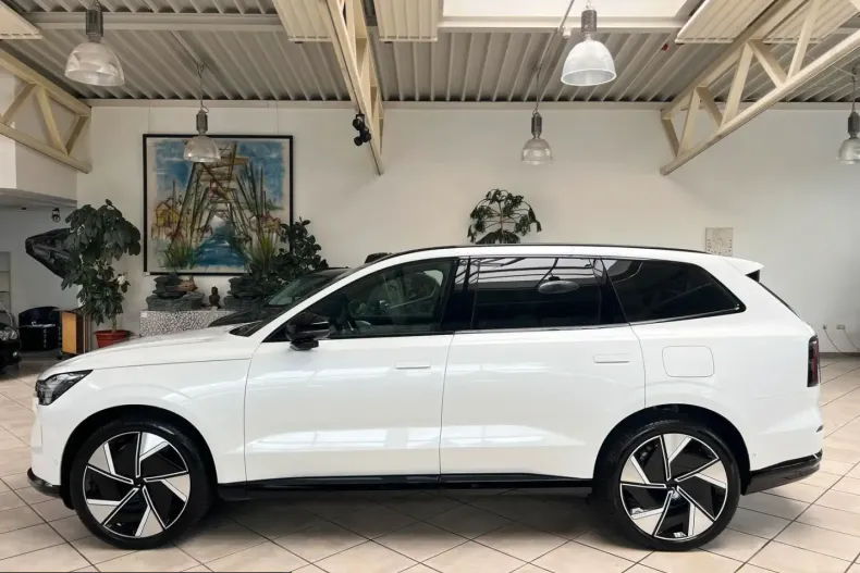 Volvo EX90 din 2025 cu 7.165 km - oferta VOL251554 - foto 35