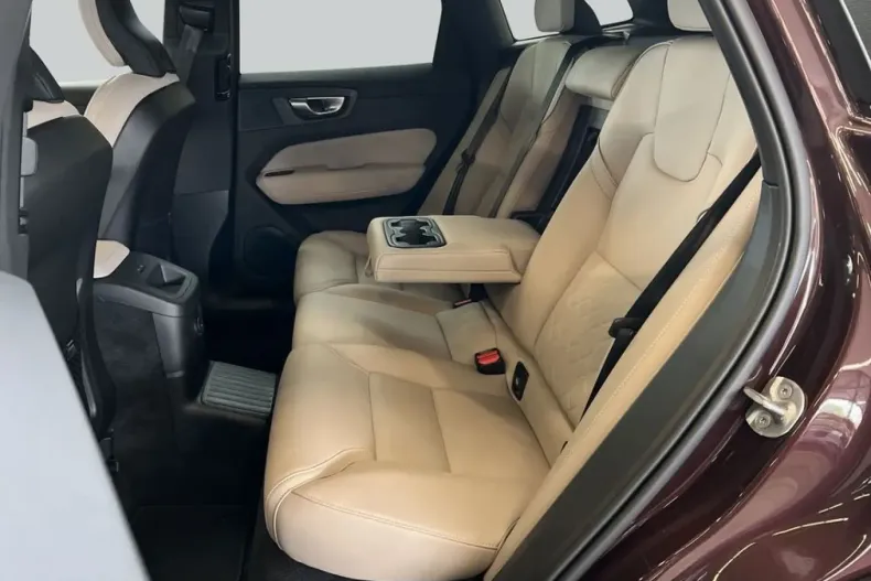 Volvo XC60 din 2025 cu 9.313 km - oferta VOL251556 - foto 12