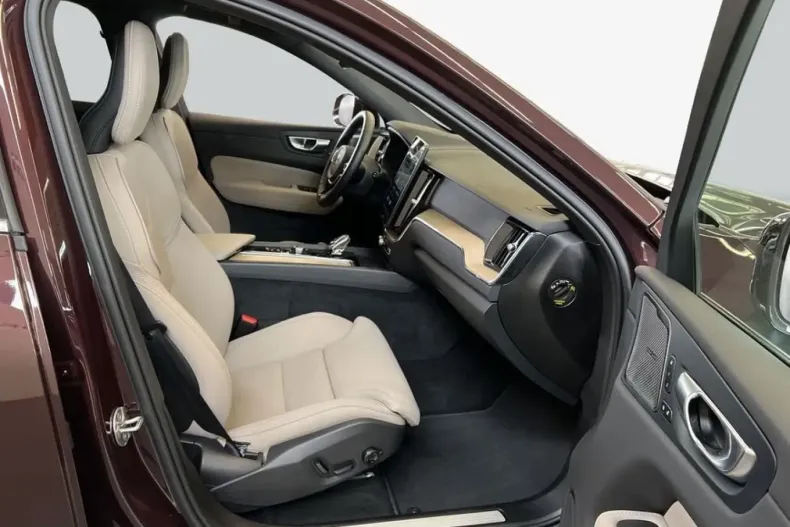 Volvo XC60 din 2025 cu 9.313 km - oferta VOL251556 - foto 13