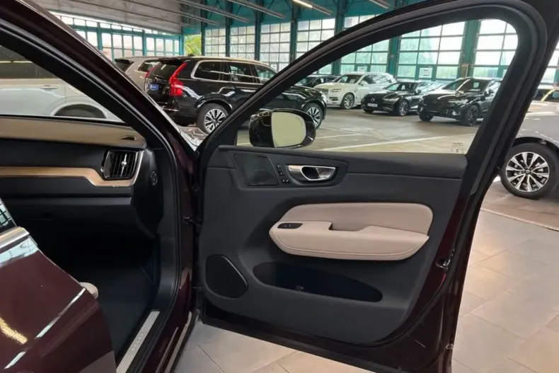 Volvo XC60 din 2025 cu 9.313 km - oferta VOL251556 - foto 21
