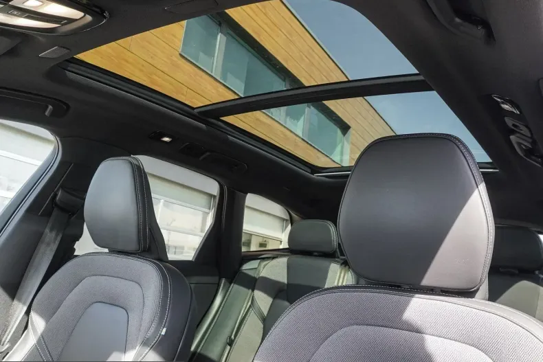 Volvo XC60 din 2024 cu 38.637 km - oferta VOL251557 - foto 8