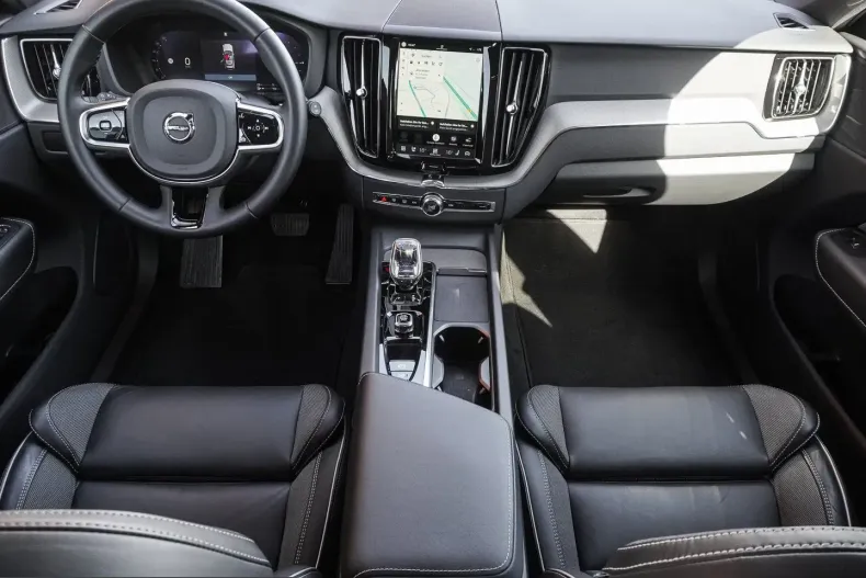 Volvo XC60 din 2024 cu 38.637 km - oferta VOL251557 - foto 11