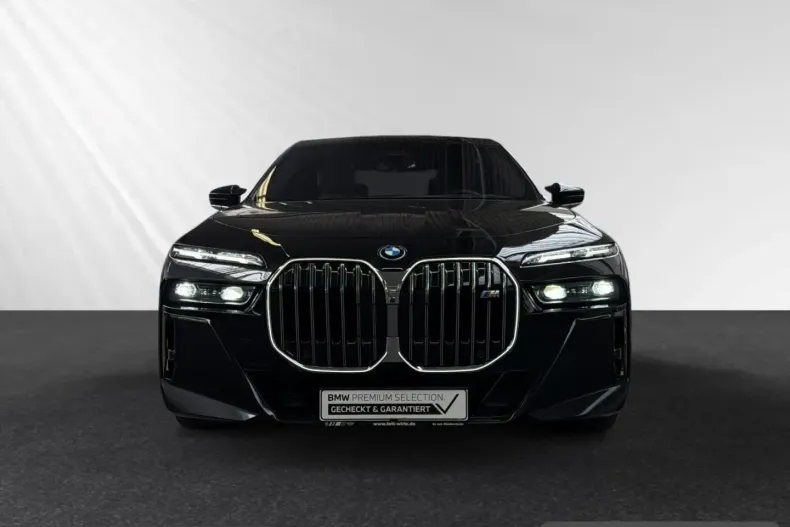 BMW M760 (Seria 7) din 2025 cu 48.362 km - oferta BMW251567 - foto 1