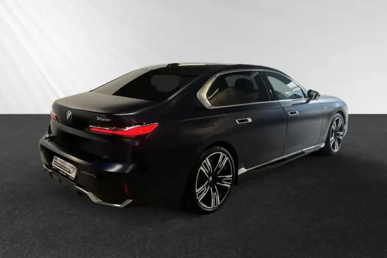 BMW 750 (Seria 7) din 2025 cu 12.150 km - oferta BMW251602 - foto 3