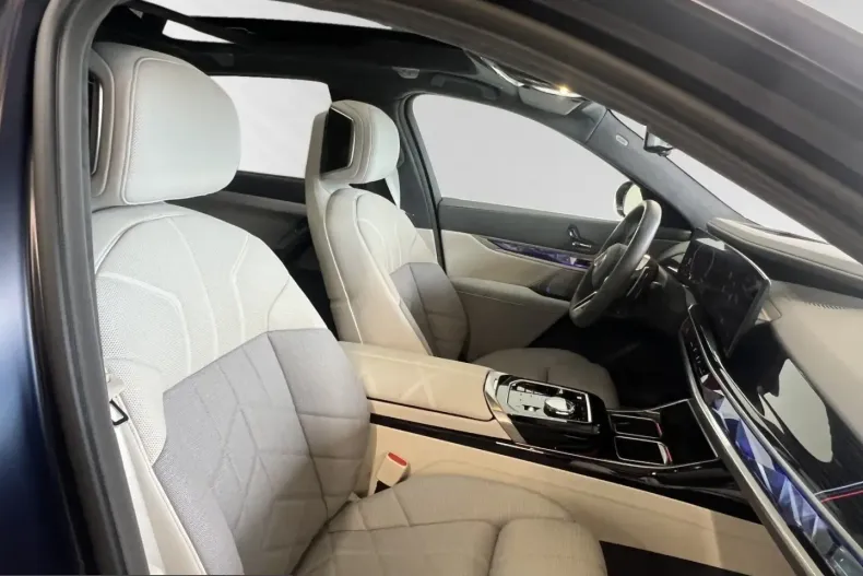 BMW 750 (Seria 7) din 2025 cu 12.150 km - oferta BMW251602 - foto 7