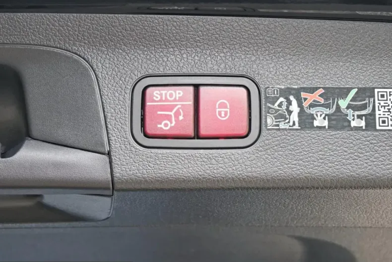 Mercedes-Benz GLS 450 (Clasa GLS) din 2025 cu 20.400 km - oferta MER251605 - foto 10