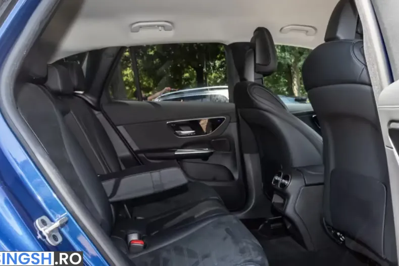Mercedes-Benz GLC 220 (Clasa GLC) din 2023 cu 62.532 km - oferta MER251658 - foto 12