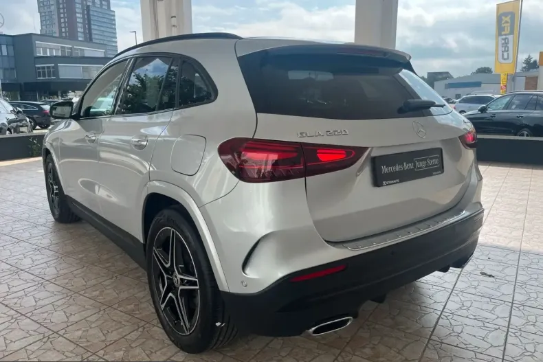 Mercedes-Benz GLA 220 (Clasa GLA) din 2023 cu 46.729 km - oferta MER251671 - foto 6