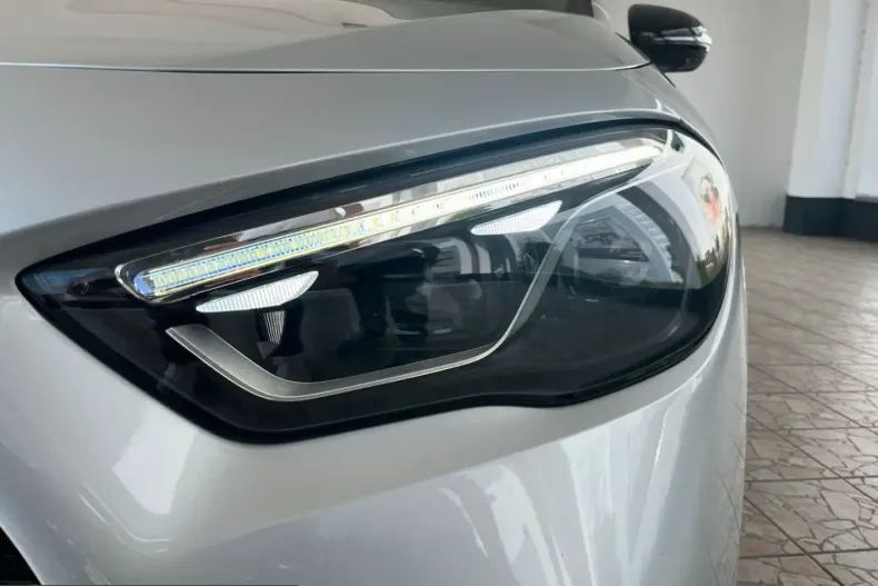 Mercedes-Benz GLA 220 (Clasa GLA) din 2023 cu 46.729 km - oferta MER251671 - foto 25