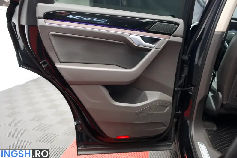 Volkswagen Touareg din 2021 cu 100.000 km - oferta VOL251683 - foto 24