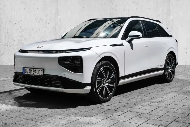 XPENG G9 din 2025 cu 19.700 km - oferta XPE251685 - foto 1